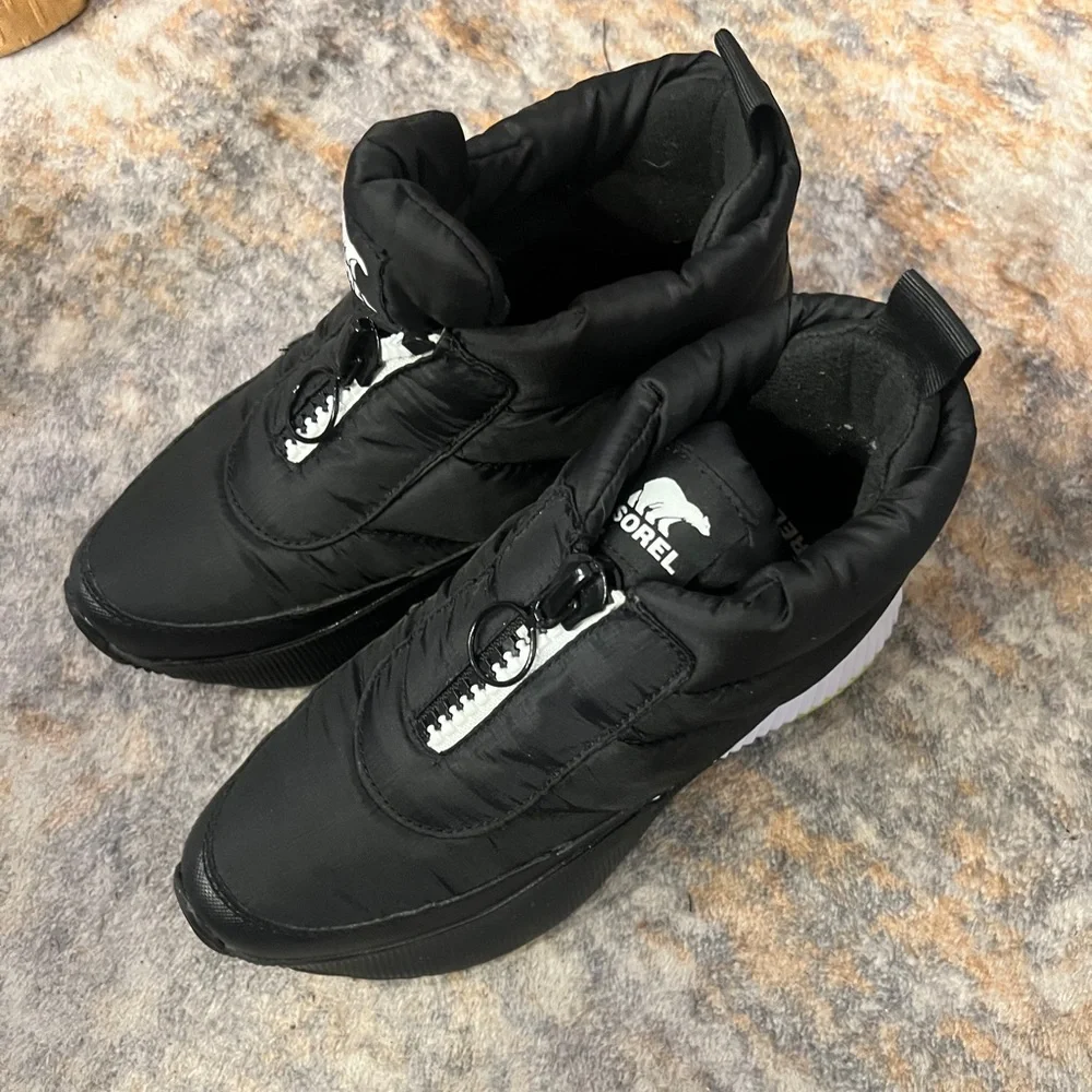 Sorel Out N About™ III Puffy Zip Black/White 6.5